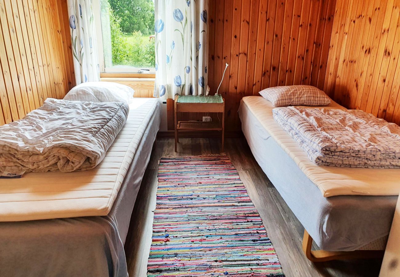 Stuga i Fegen - Trevlig stuga i Fegen, Halland, nära sjö | SE02034