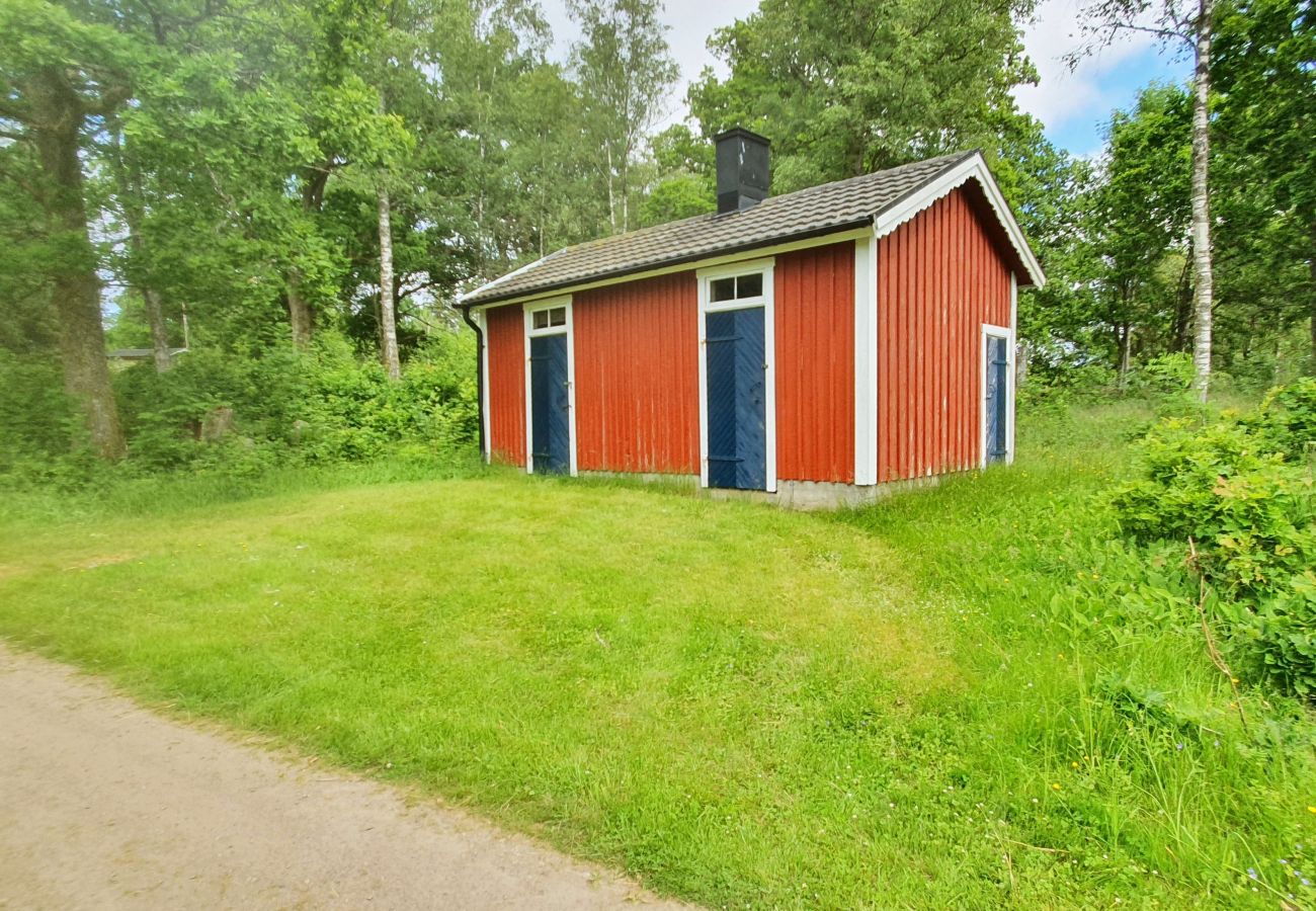 Stuga i Fegen - Trevlig stuga i Fegen, Halland, nära sjö | SE02034
