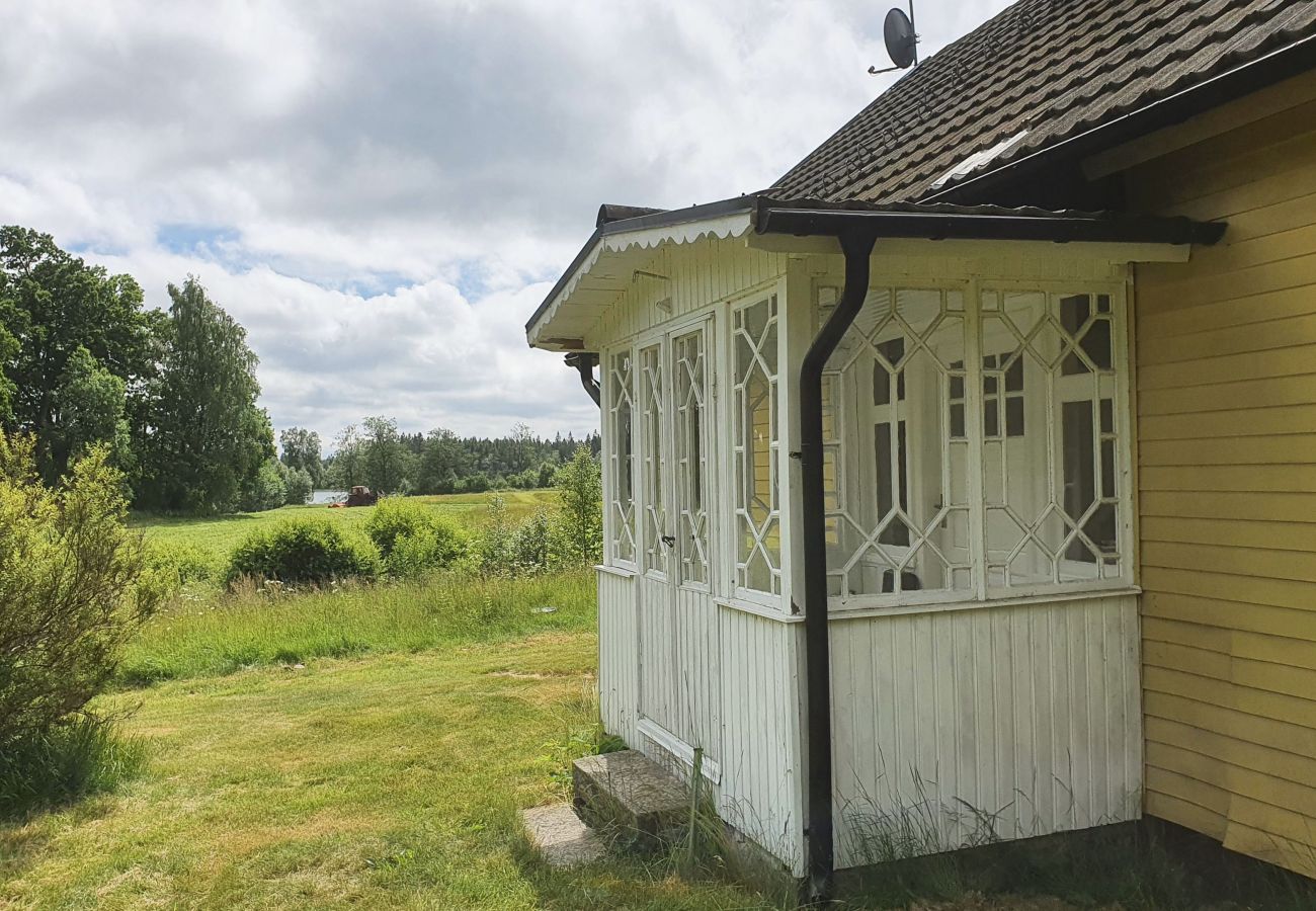 Stuga i Fegen - Trevlig stuga i Fegen, Halland, nära sjö | SE02034