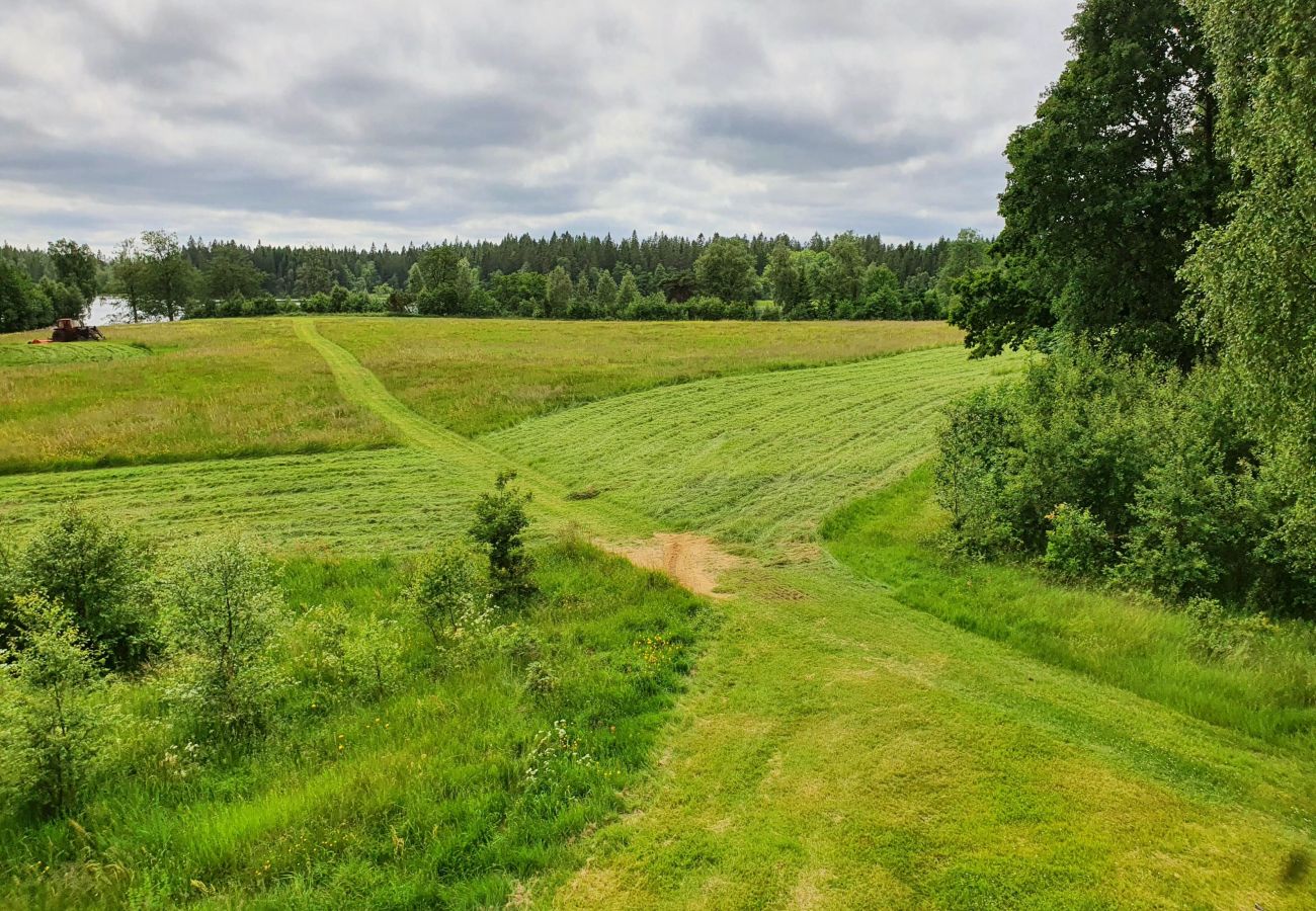 Stuga i Fegen - Trevlig stuga i Fegen, Halland, nära sjö | SE02034