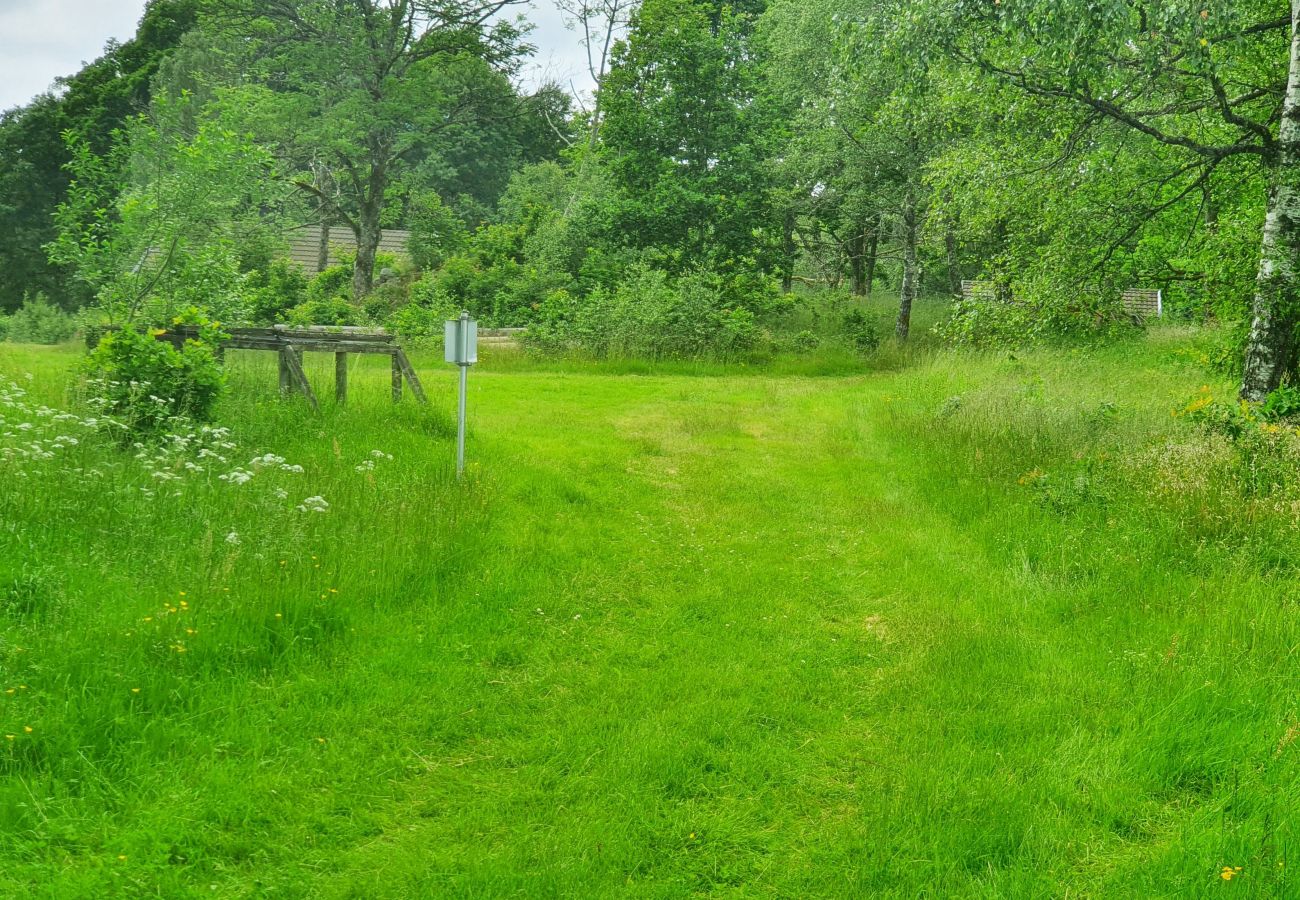 Stuga i Fegen - Trevlig stuga i Fegen, Halland, nära sjö | SE02034