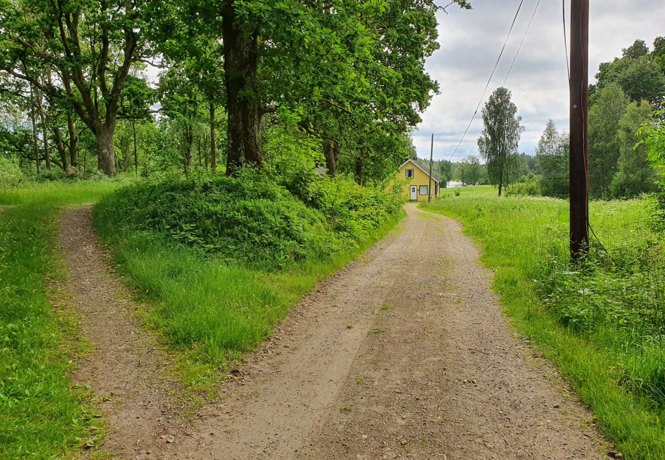 Stuga i Fegen - Trevlig stuga i Fegen, Halland, nära sjö | SE02034