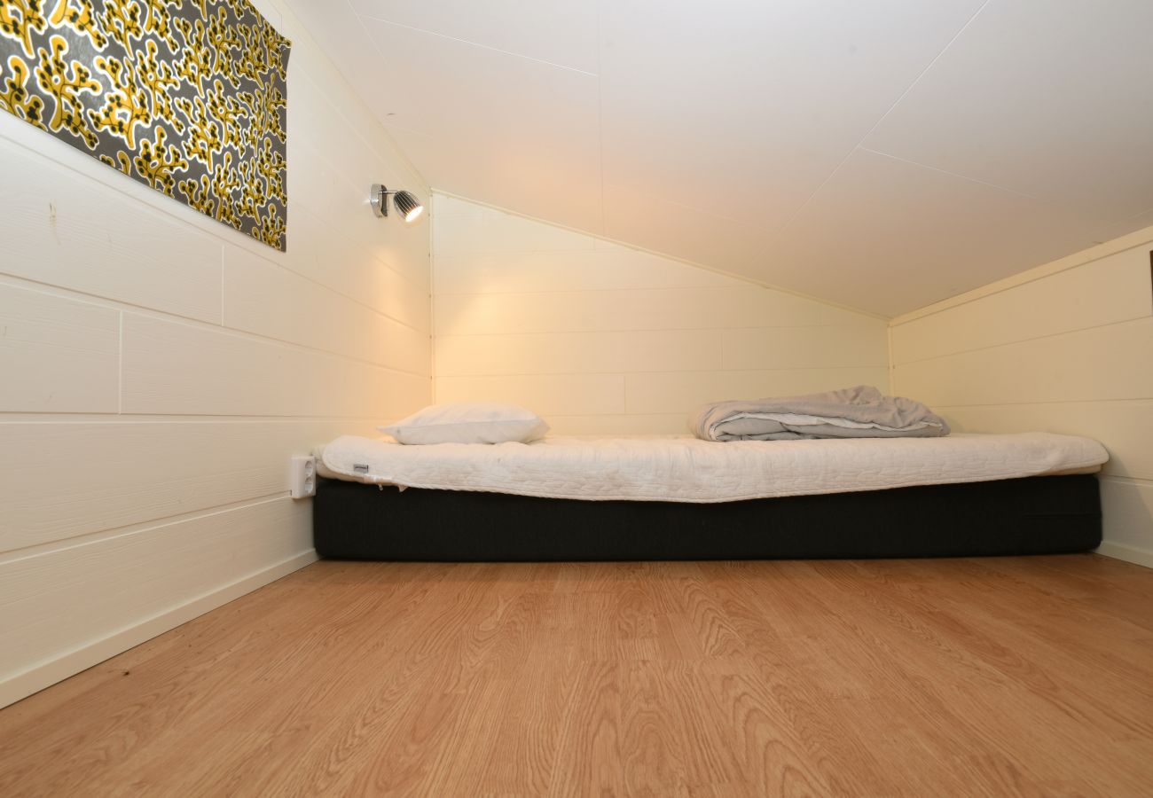 Stuga i Löttorp - Modernt semesterhus i natursköna Stennige, Öland | SE04009