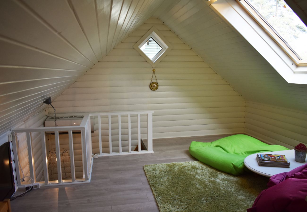 Stuga i Tidaholm - Mysigt semesterhus i Hökensås naturreservat | SE08070