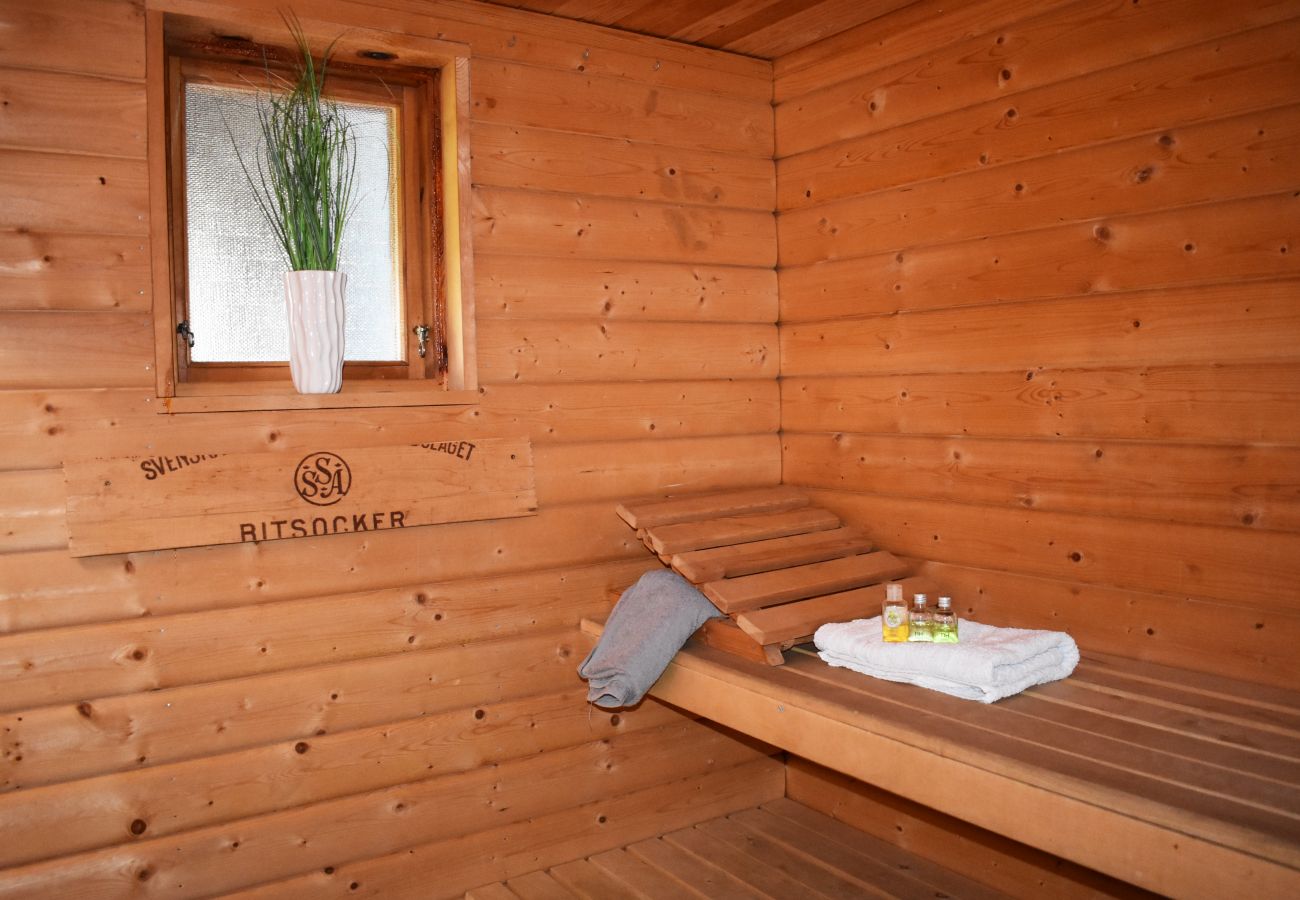 Stuga i Tidaholm - Mysigt semesterhus i Hökensås naturreservat | SE08070