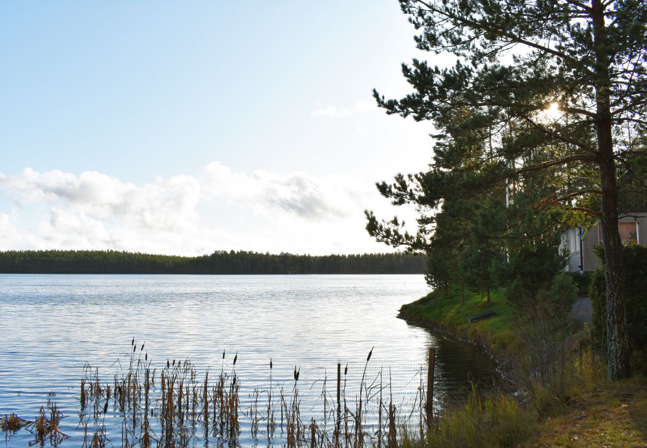Stuga i Tidaholm - Mysigt semesterhus i Hökensås naturreservat | SE08070