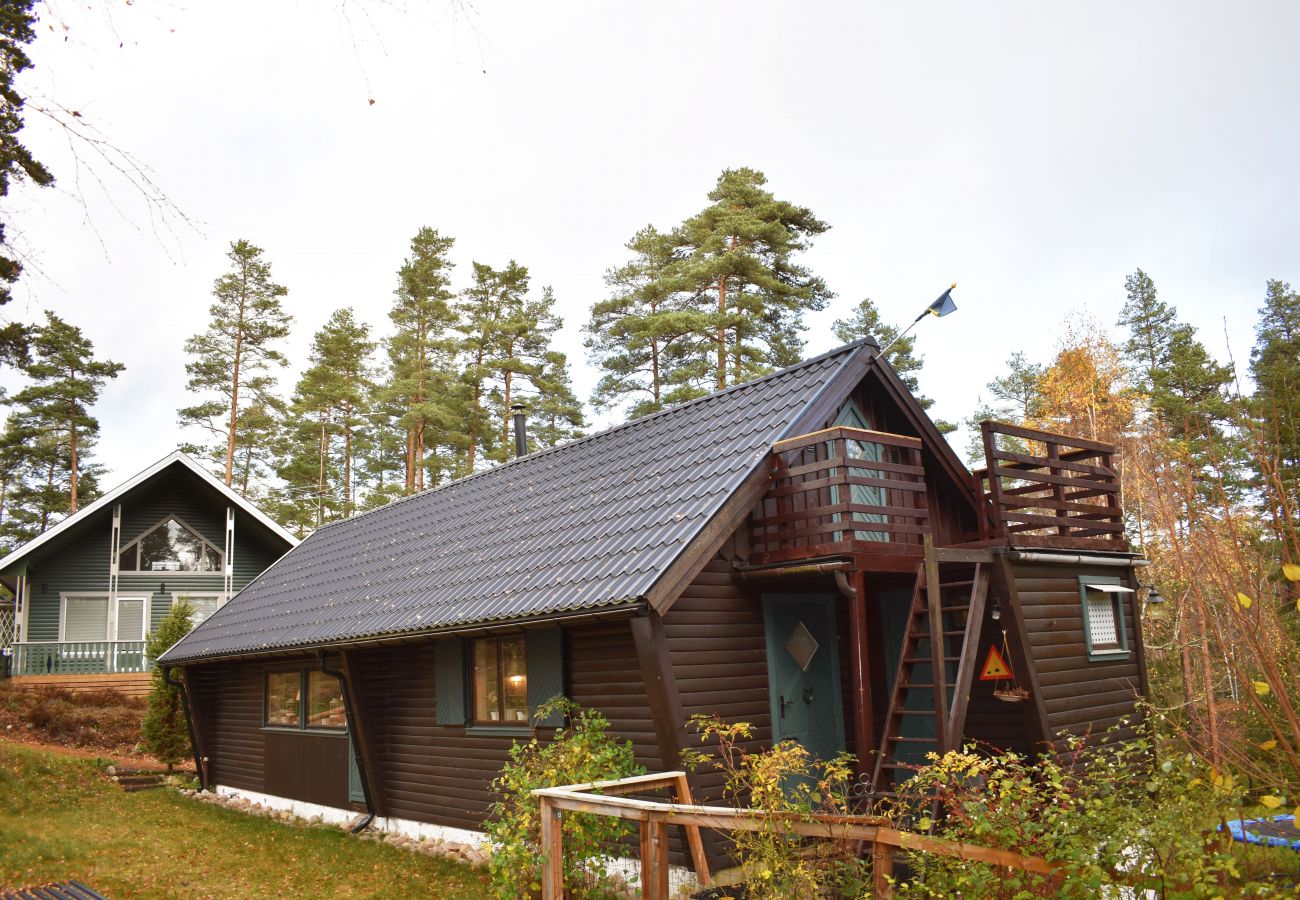 Stuga i Tidaholm - Mysigt semesterhus i Hökensås naturreservat | SE08070