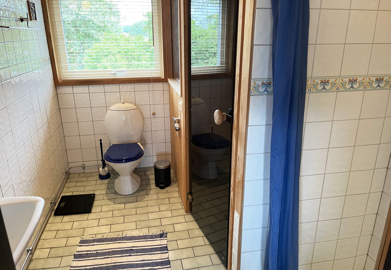 Stuga i Färjestaden - Rymligt hus i Färjestaden på Öland med bastu | SE04011