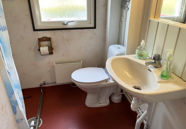 Stuga i Mönsterås - Mysig stuga på Oknö nära bad och natur | SE05013  Stuga i Mönsterås - Mysig stuga på Oknö nära bad och natur | SE05013