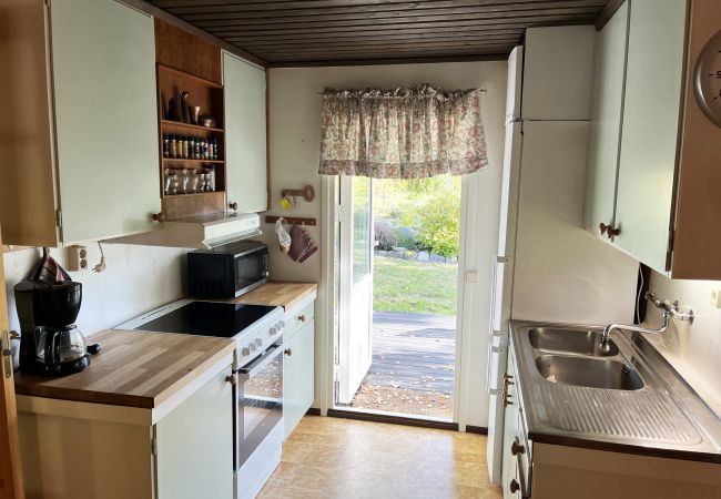 Stuga i Mönsterås - Mysig stuga på Oknö nära bad och natur | SE05013  Stuga i Mönsterås - Mysig stuga på Oknö nära bad och natur | SE05013