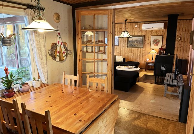 Stuga i Mönsterås - Mysig stuga på Oknö nära bad och natur | SE05013  Stuga i Mönsterås - Mysig stuga på Oknö nära bad och natur | SE05013