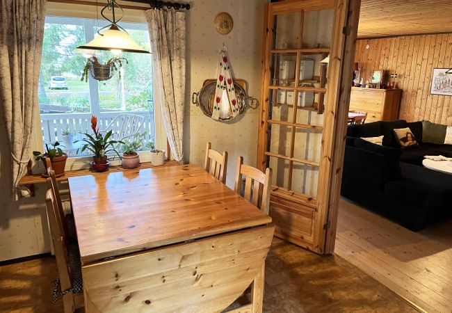 Stuga i Mönsterås - Mysig stuga på Oknö nära bad och natur | SE05013  Stuga i Mönsterås - Mysig stuga på Oknö nära bad och natur | SE05013