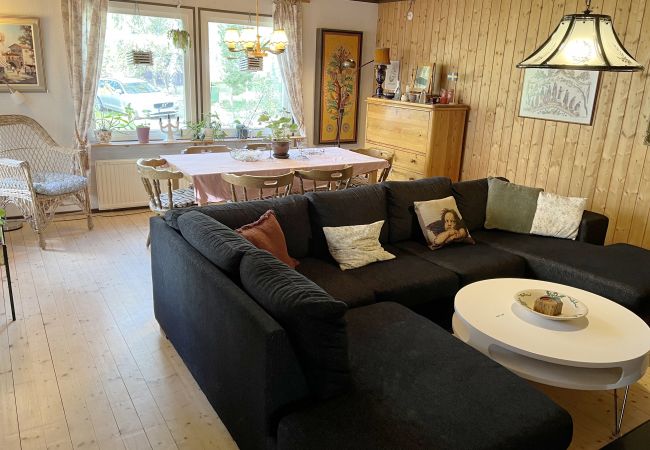 Stuga i Mönsterås - Mysig stuga på Oknö nära bad och natur | SE05013  Stuga i Mönsterås - Mysig stuga på Oknö nära bad och natur | SE05013