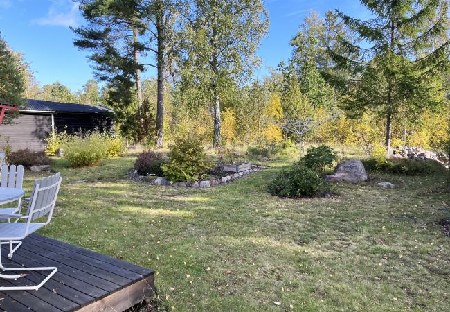 Stuga i Mönsterås - Mysig stuga på Oknö nära bad och natur | SE05013  Stuga i Mönsterås - Mysig stuga på Oknö nära bad och natur | SE05013