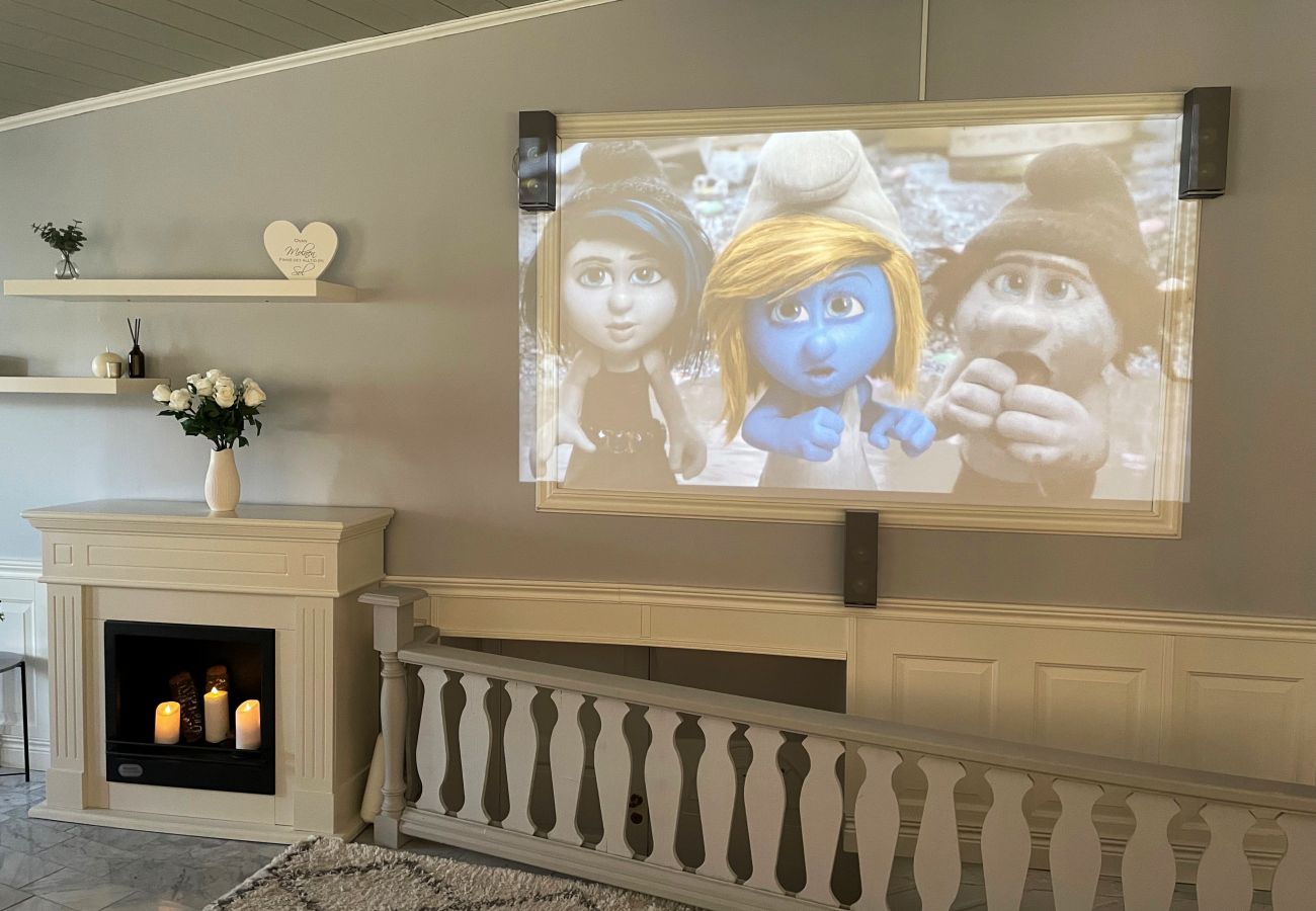 Stuga i Motala - Lyxigt hus i Motala med uppvärmd pool | SE10014