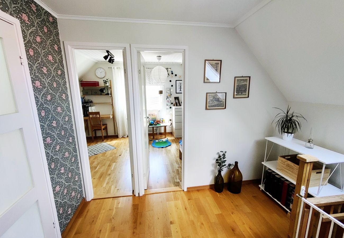 Stuga i Sollentuna - Modernt hus i Stockholm med bastu | SE13003