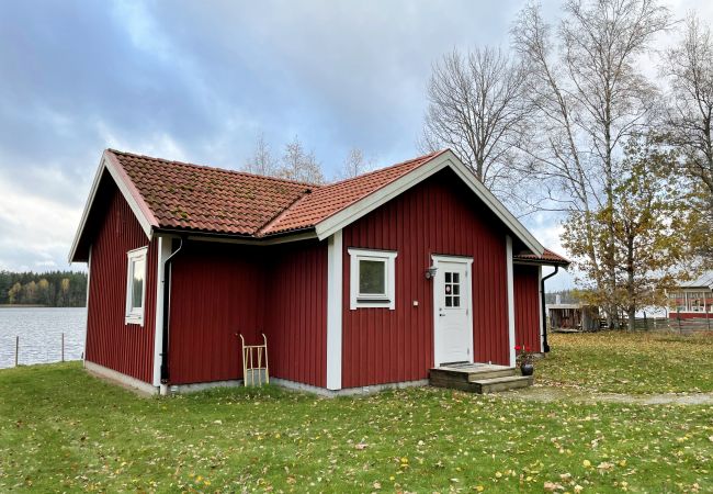 Stuga i Hult - Härlig stuga med egen sjötomt utanför Eksjö | SE07028 Stuga i Hult - Härlig stuga med egen sjötomt utanför Eksjö | SE07028