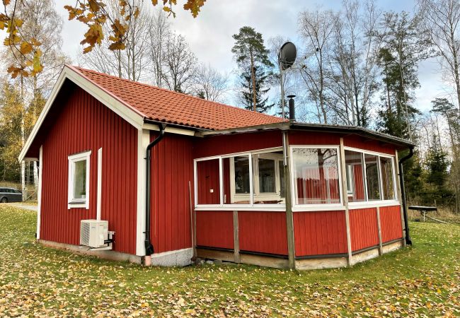 Stuga i Hult - Härlig stuga med egen sjötomt utanför Eksjö | SE07028 Stuga i Hult - Härlig stuga med egen sjötomt utanför Eksjö | SE07028