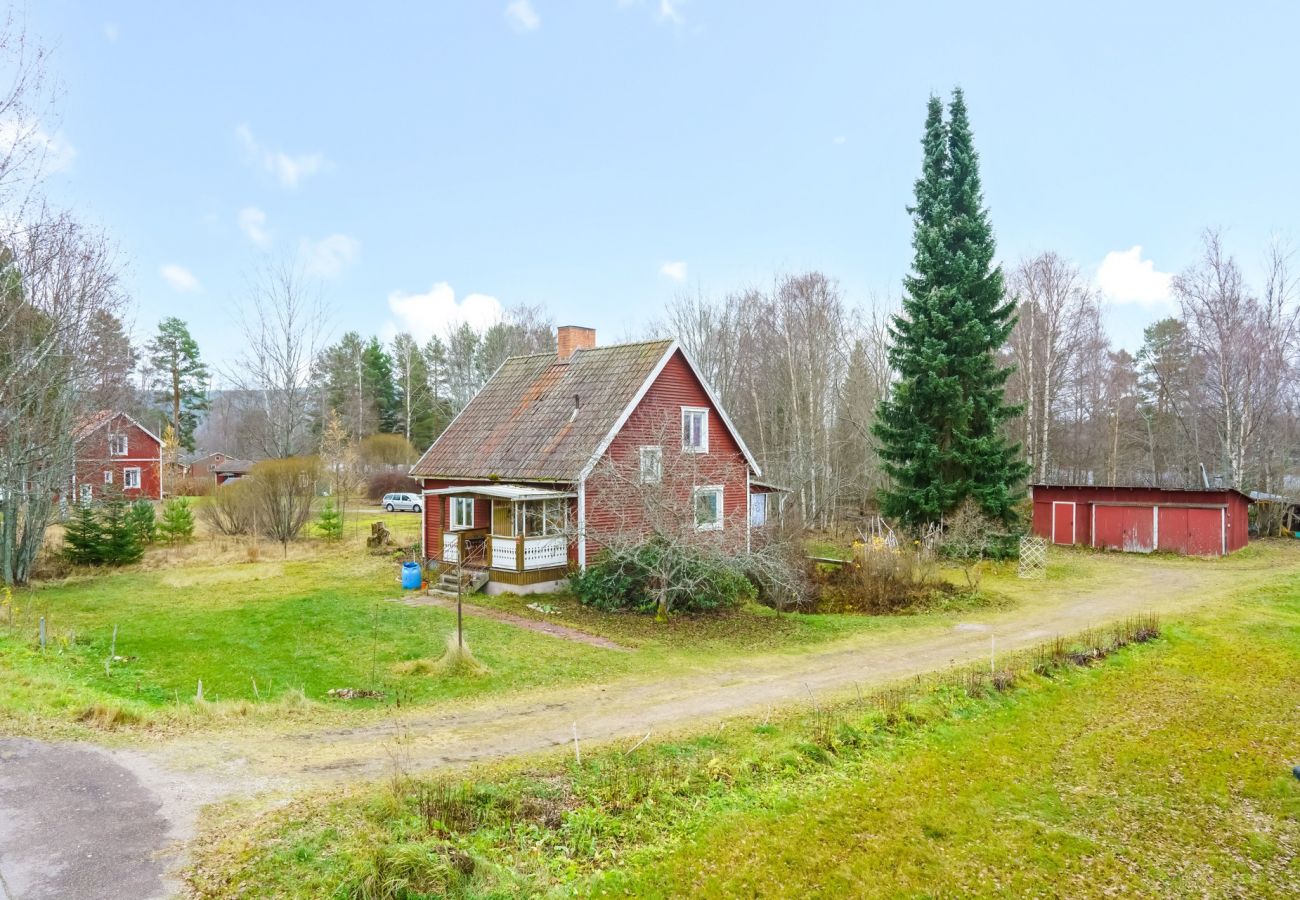 Stuga i Björbo - Charmig stuga i Dalarna med utsikt över Fänforsen | SE19027