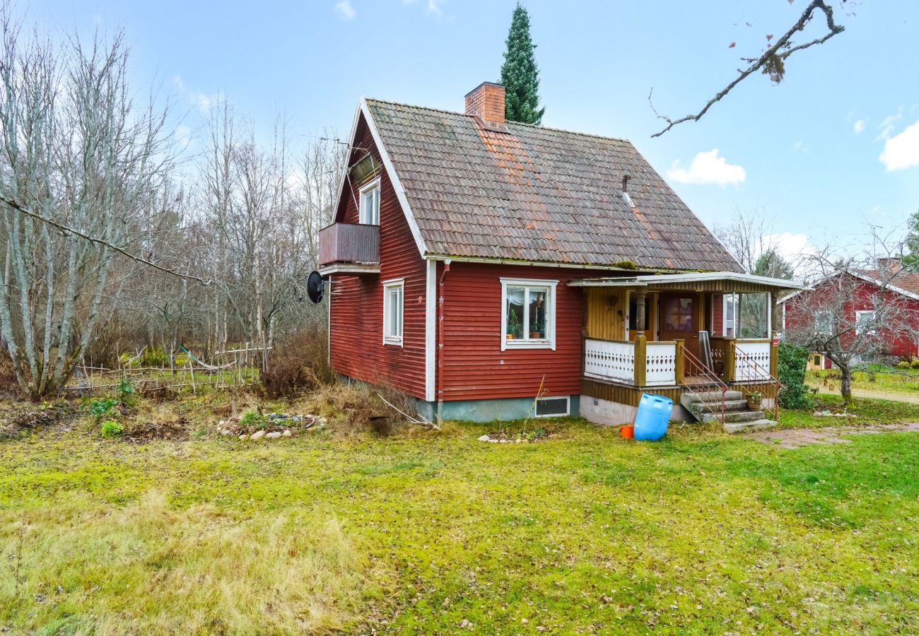 Stuga i Björbo - Charmig stuga i Dalarna med utsikt över Fänforsen | SE19027