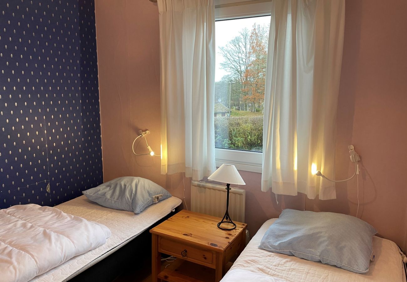 Stuga i Lagan - Härligt semesterhus med panoramautsikt över sjön Flåren utanför Lagan | SE06042