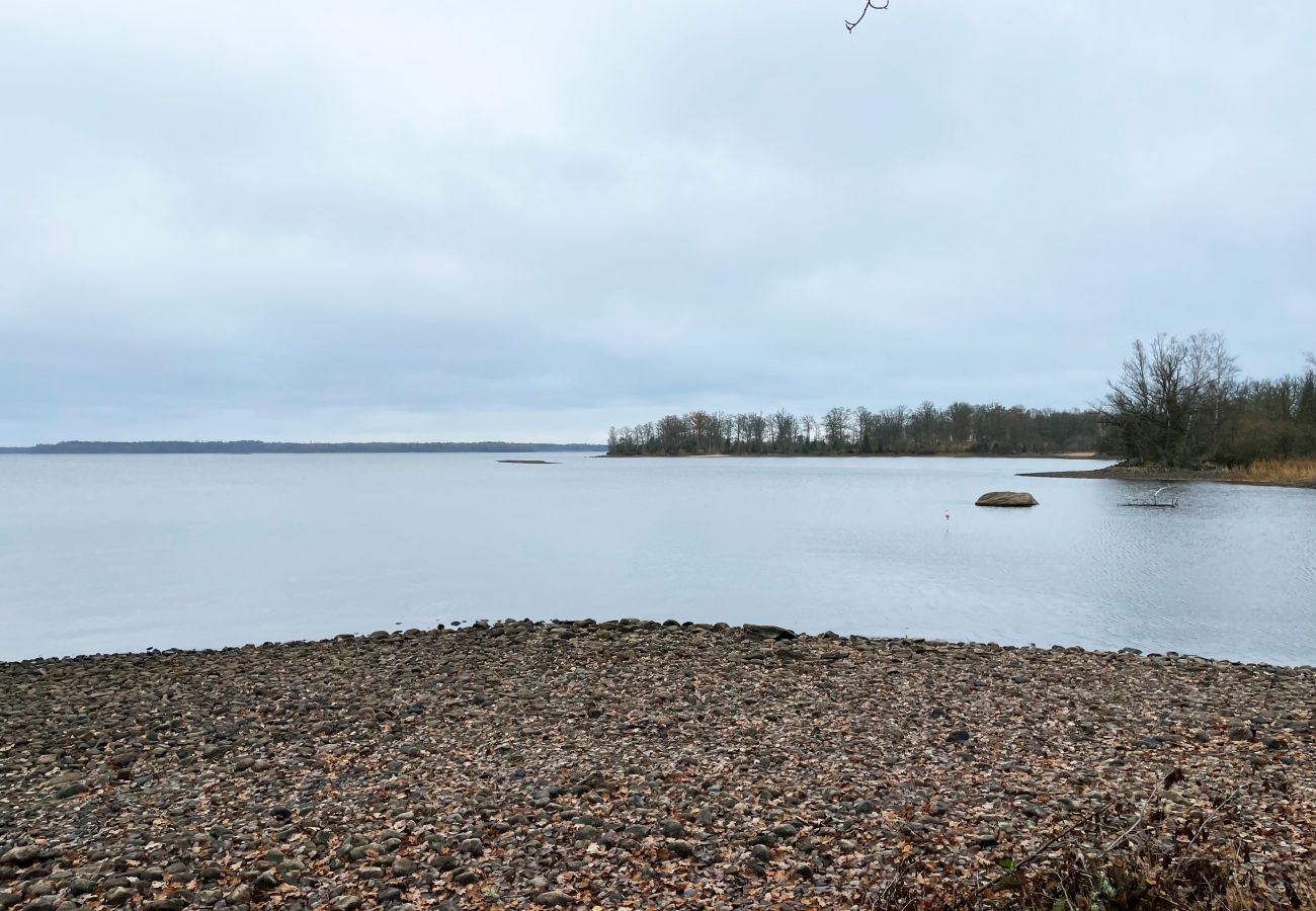 Stuga i Lagan - Härligt semesterhus med panoramautsikt över sjön Flåren utanför Lagan | SE06042