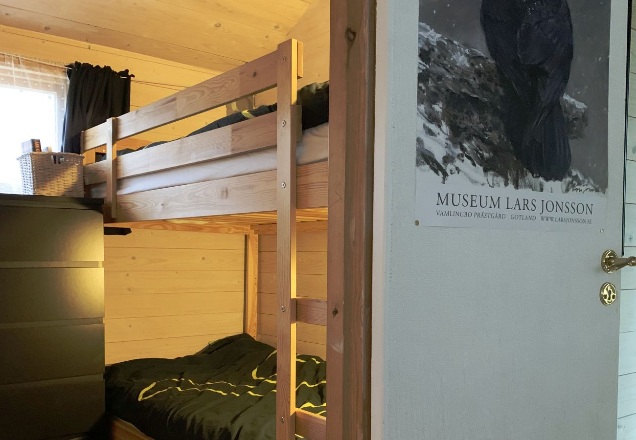 Stuga i Rockneby - Stuga i Drag med unikt läge och sjötomt | SE05014