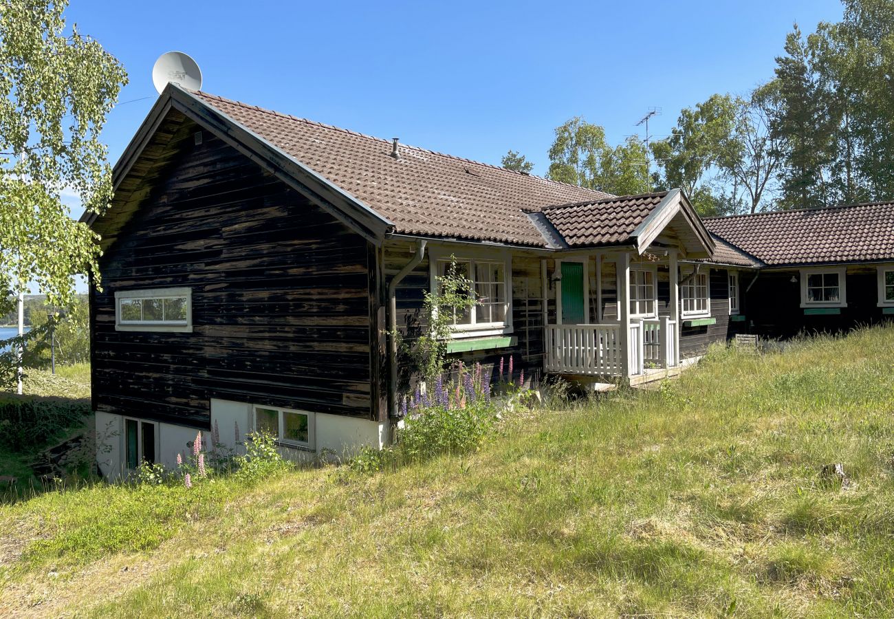 Stuga i Sorunda - Hus vid havet med pool och bastu, i närheten av Nynäshamn | SE13017 