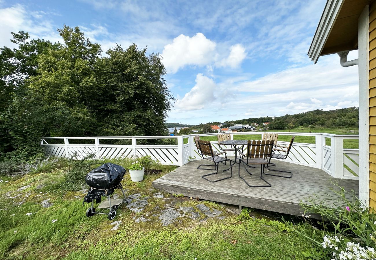 Stuga i Lycke - Stuga med utsikt över havet nära Marstrand | SE09030