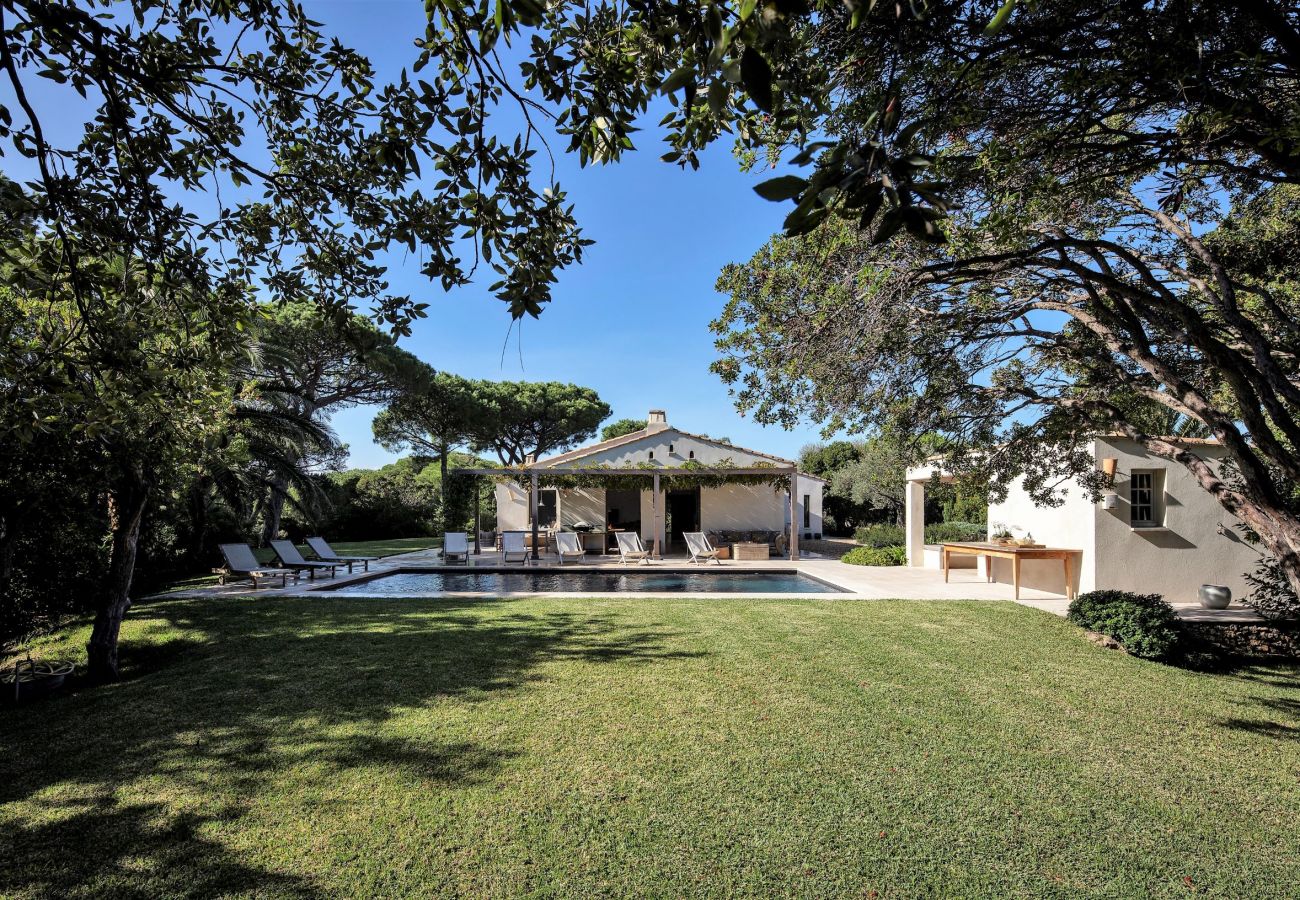 Villa i Saint-Tropez - Villa la Font - Etoiles du Sud