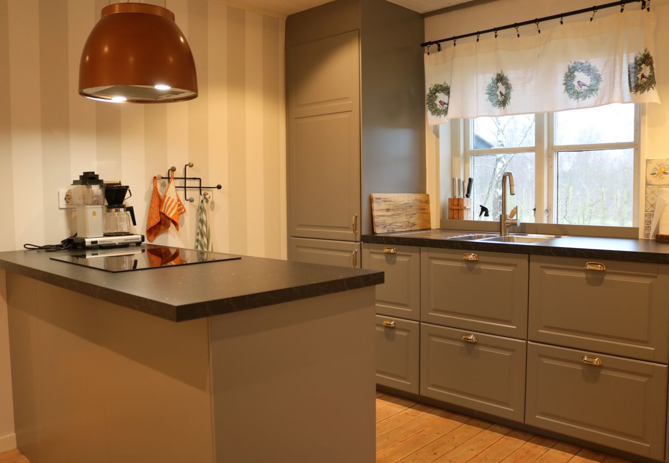 Stuga i Simrishamn - Härligt semesterhus i Simrishamn | SE01001