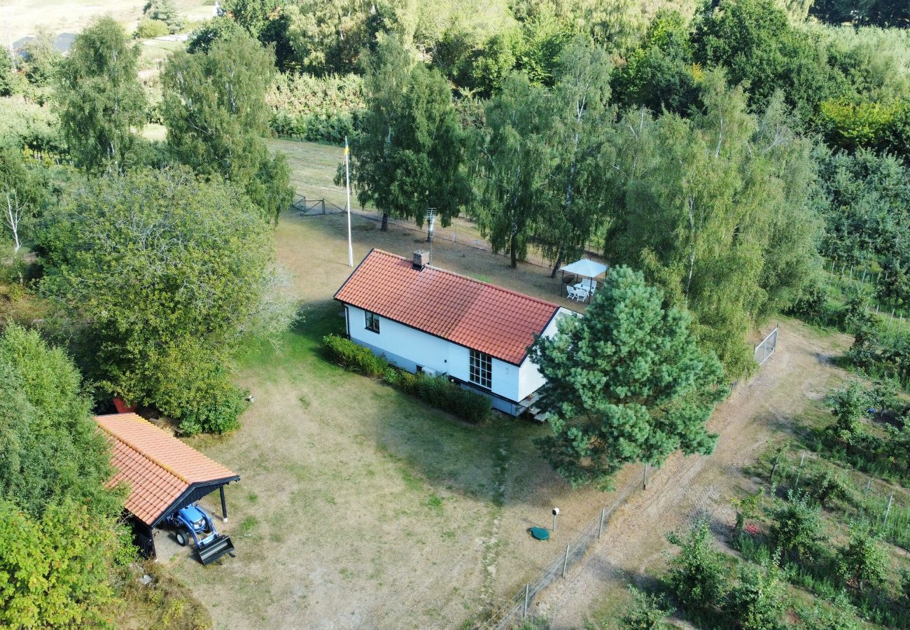 Stuga i Simrishamn - Härligt semesterhus i Simrishamn | SE01001