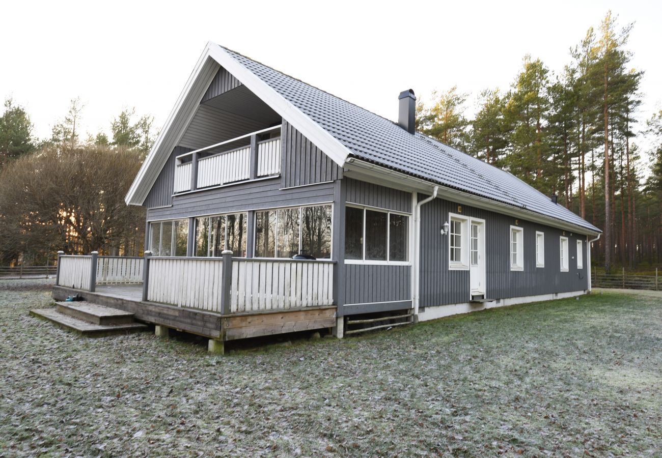 Stuga i Karlstad - Rymligt hus nära Karlstad och Vänern | SE18021