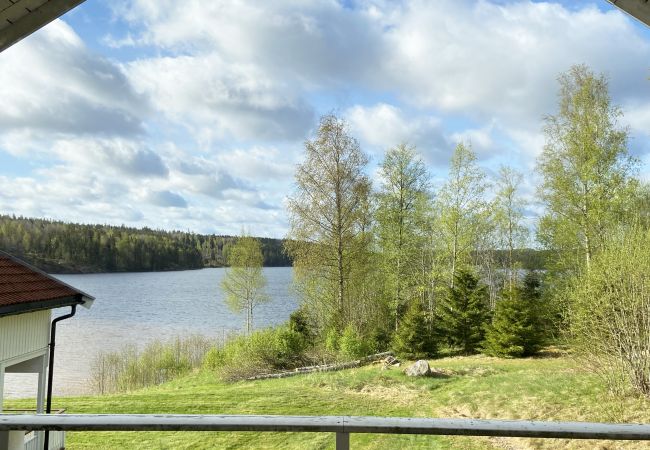  i Bengtsfors - Trevligt fritidshus i Bengtsfors nära sjö | SE17010