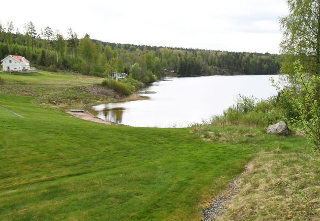 Stuga i Bengtsfors - Trevligt fritidshus i Bengtsfors nära sjö | SE17010