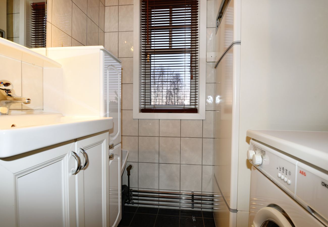 Stuga i Bengtsfors - Trevligt fritidshus i Bengtsfors nära sjö | SE17010