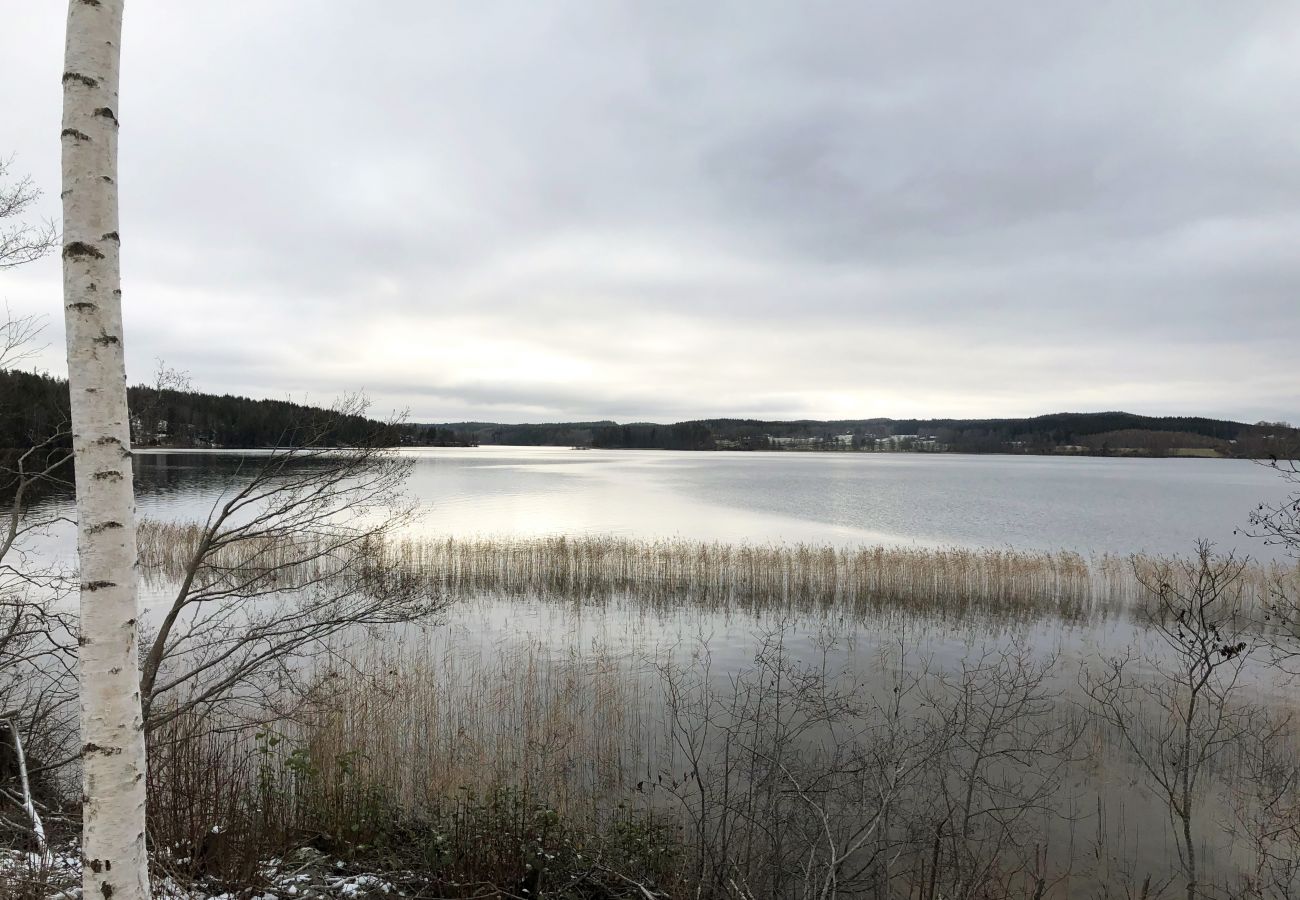 Stuga i Bengtsfors - Trevligt fritidshus i Bengtsfors nära sjö | SE17010