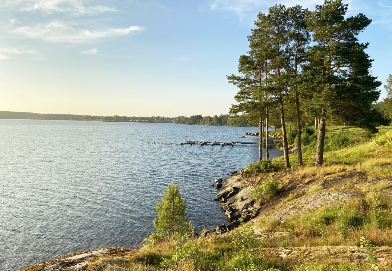 Stuga i Bengtsfors - Trevligt fritidshus i Bengtsfors nära sjö | SE17010
