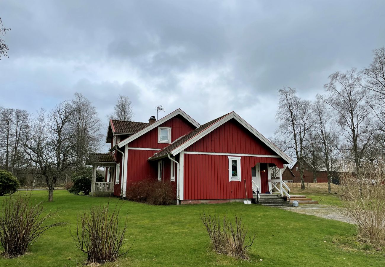 Stuga i Rydaholm - Rymligt semesterhus i Hjortsjö, Rydaholm |SE07038
