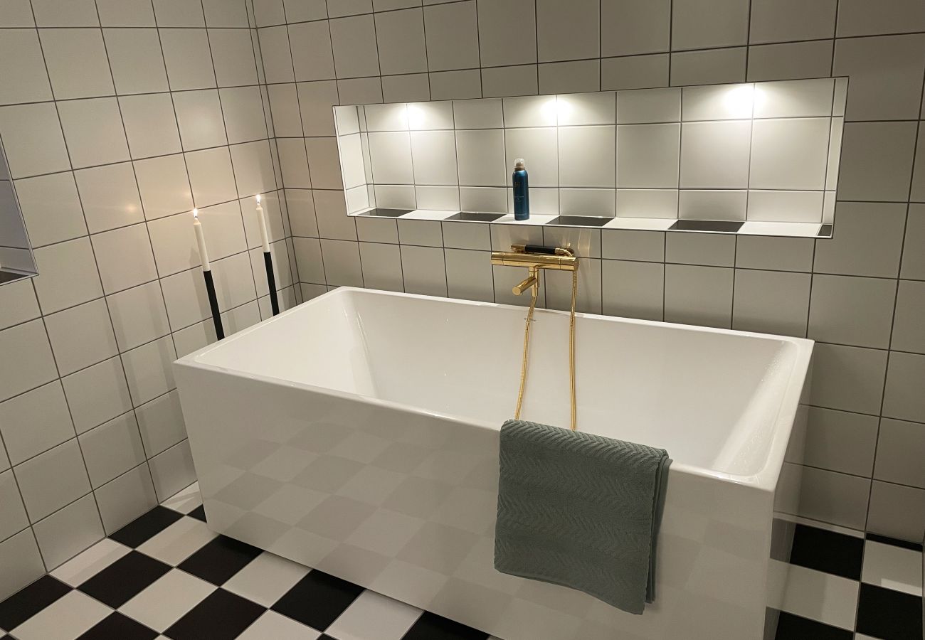 Stuga i Ljungby - Fantastiskt semesterhus med egen sjötomt vid Bolmen, Ljungby | SE06053