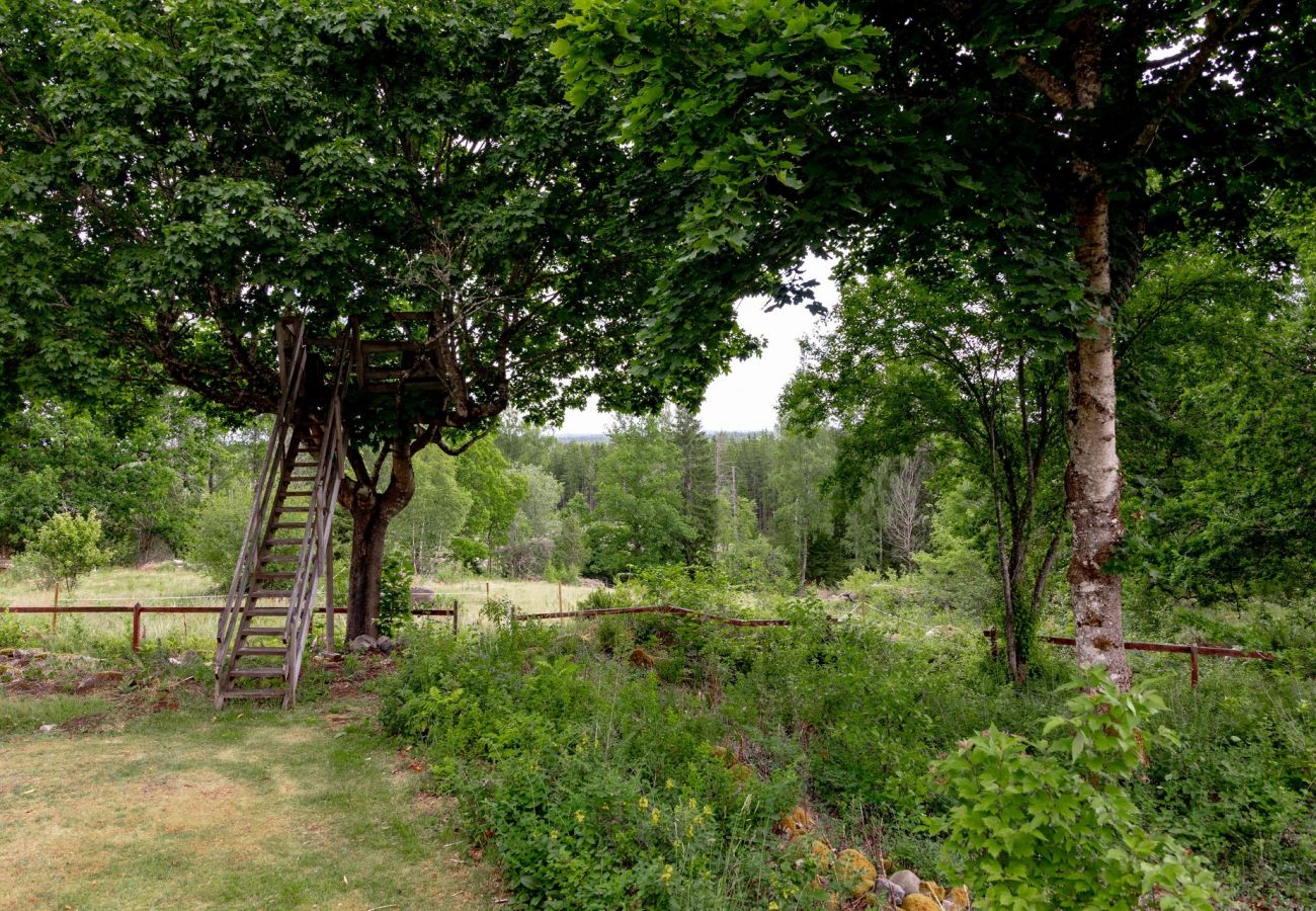 Stuga i Bor - Charmig stuga med unik trädgård utanför Värnamo | SE07039
