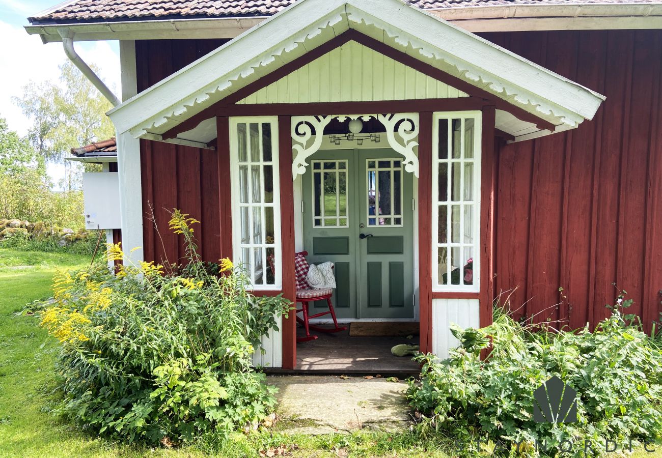 Stuga i Bor - Charmig stuga med unik trädgård utanför Värnamo | SE07039