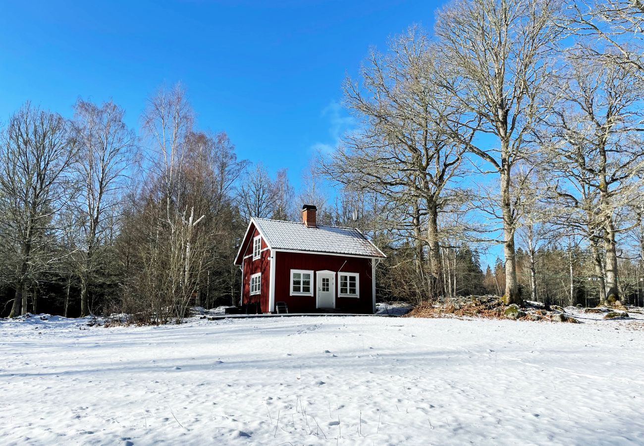 Stuga i Tolg - Trevlig stuga med utsikt över Bergsjön, Tolg | SE06055