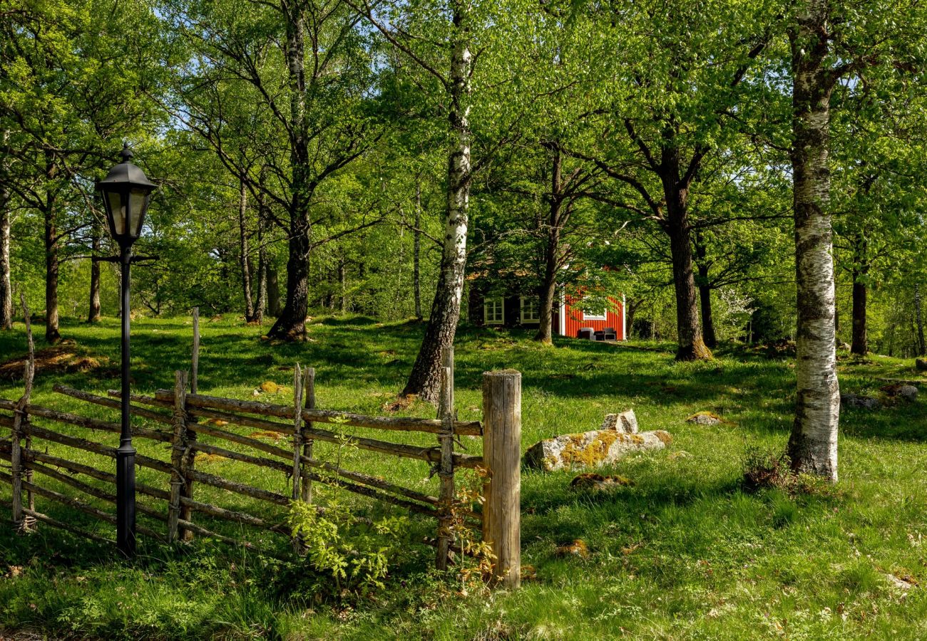 Stuga i Tolg - Trevlig stuga med utsikt över Bergsjön, Tolg | SE06055