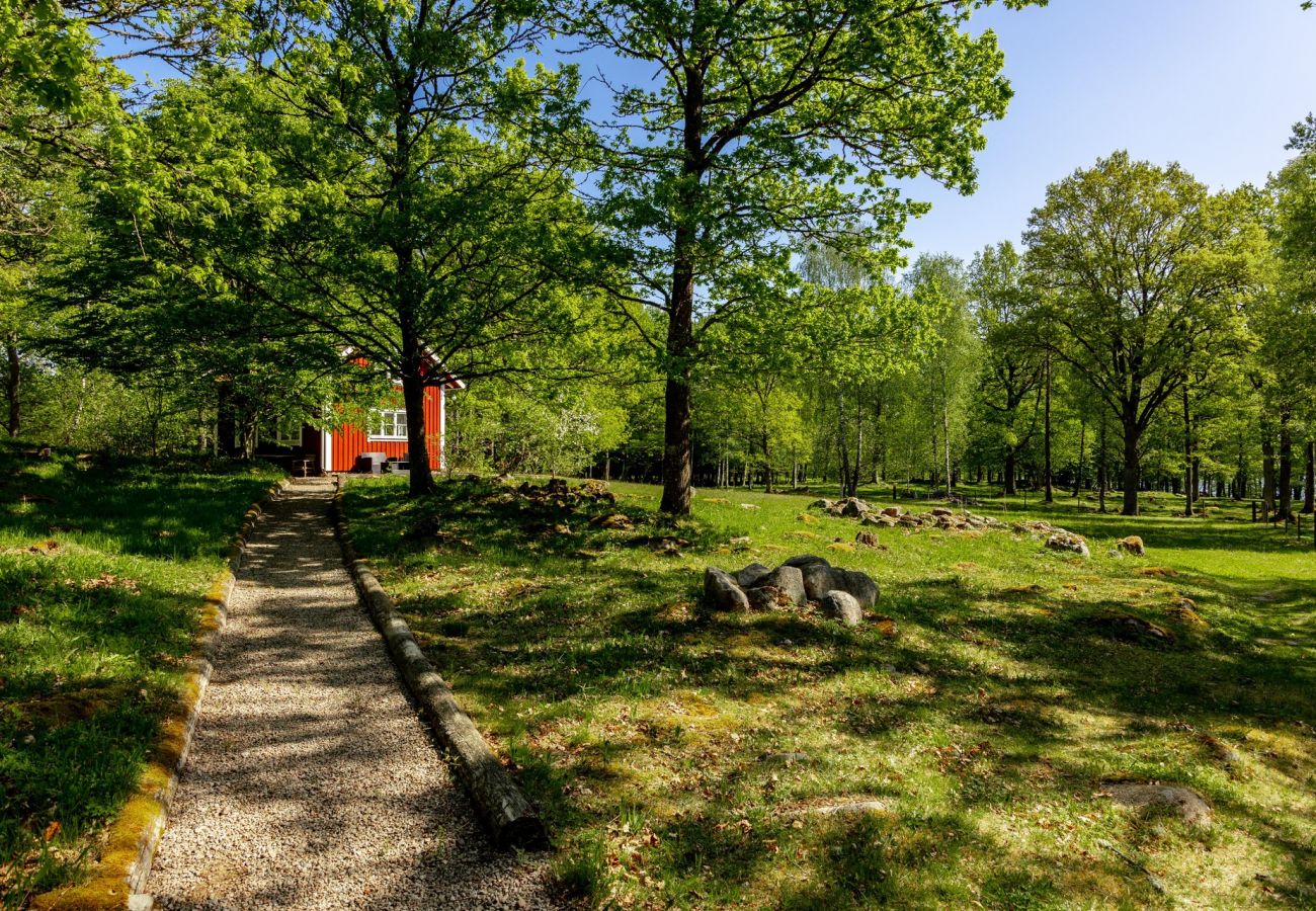 Stuga i Tolg - Trevlig stuga med utsikt över Bergsjön, Tolg | SE06055