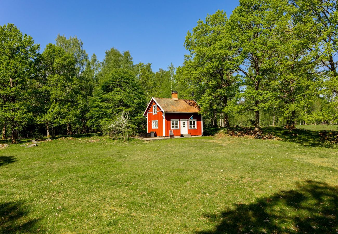 Stuga i Tolg - Trevlig stuga med utsikt över Bergsjön, Tolg | SE06055