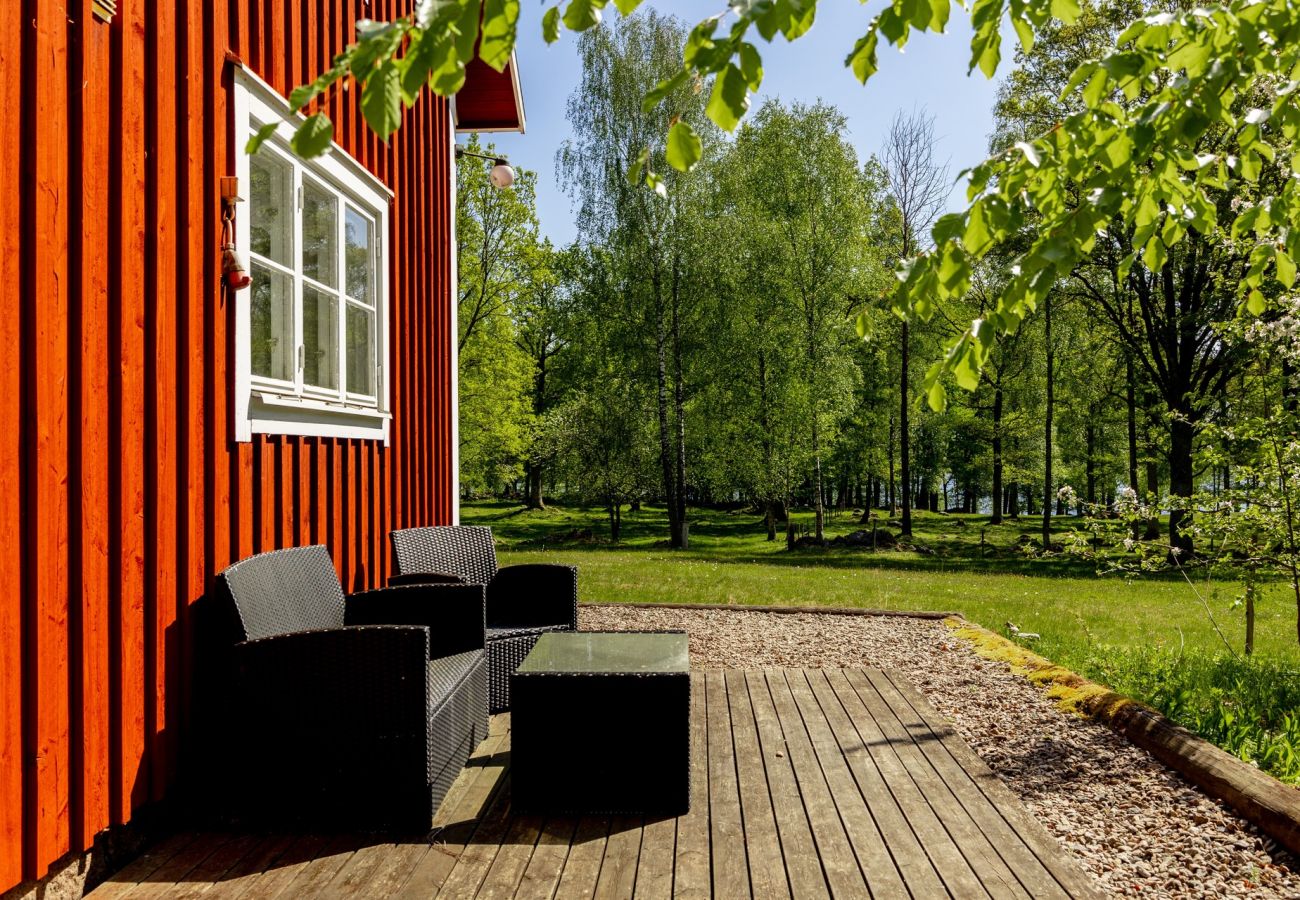 Stuga i Tolg - Trevlig stuga med utsikt över Bergsjön, Tolg | SE06055