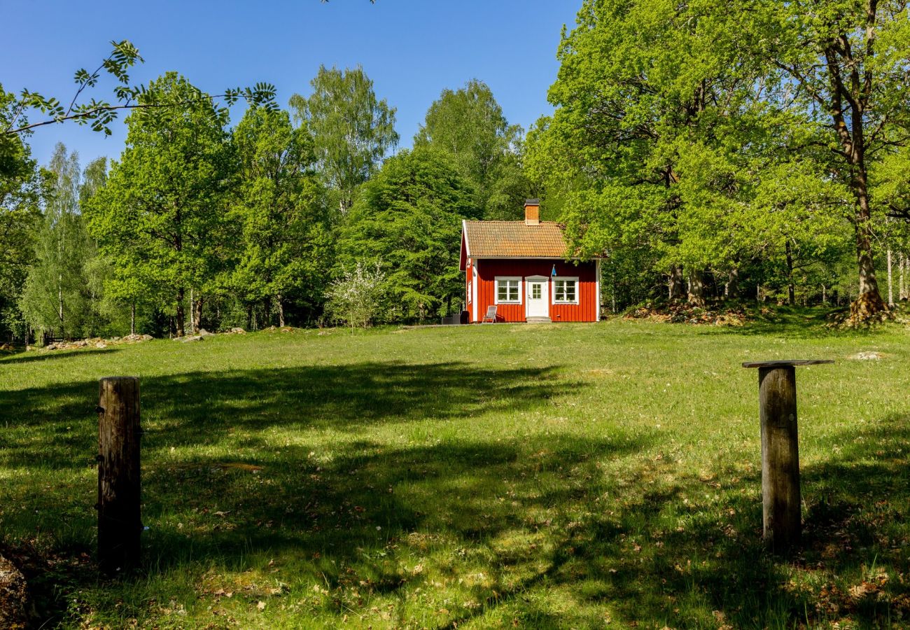Stuga i Tolg - Trevlig stuga med utsikt över Bergsjön, Tolg | SE06055
