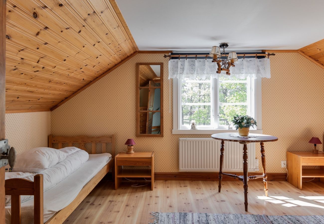 Stuga i Tolg - Trevlig stuga med utsikt över Bergsjön, Tolg | SE06055