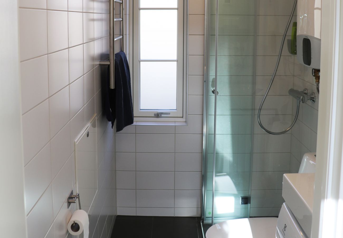 Stuga i Drottningholm - Charmigt semesterboende på Lovön, Ekerö | SE13006 